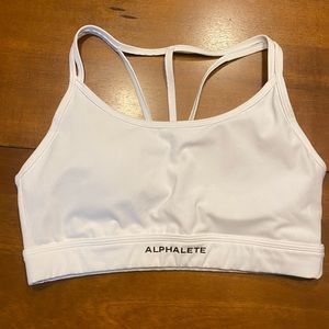 Alphalete Surface Tri Sports Bra in Medium
